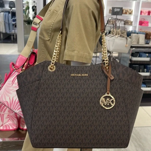 MICHAEL KORS 
Jet Set Large Signature Shoulder Tote Bag
Brown Signature 
NWT - Picture 13 of 16